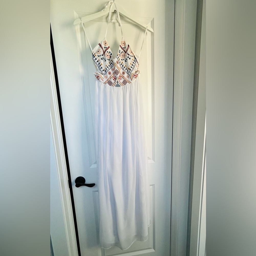 Forever 21 White Maxi Dress with Embroidery
